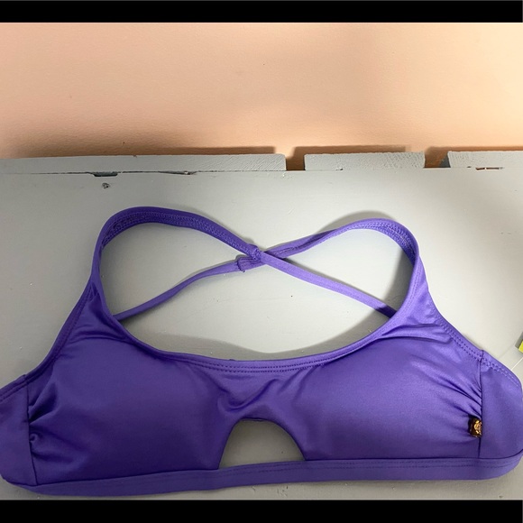 ⭐️HP 🎉5/$30 - La Vie en Rose Bikini Top | XS - Picture 4 of 7